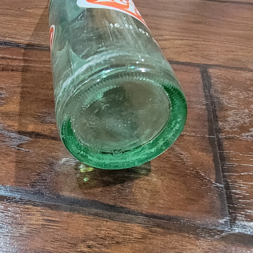 Vintage 1970s Dr Pepper bottle - Picture 4 of 6
